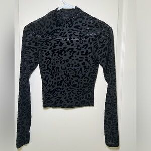 Black leopard cropped turtleneck